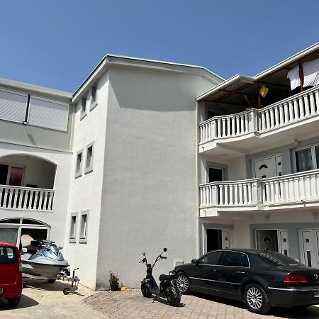 באר Villa Ajsa מראה חיצוני תמונה